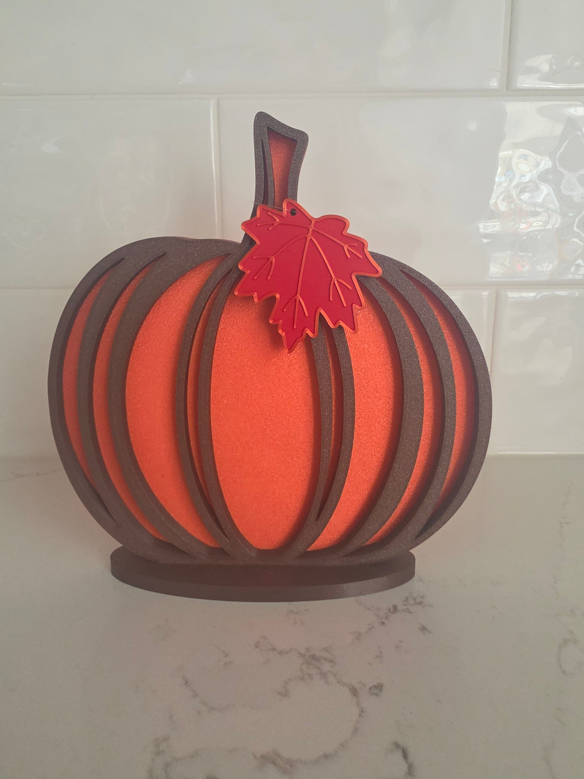 Citrouille à étages 3D avec accent feuille