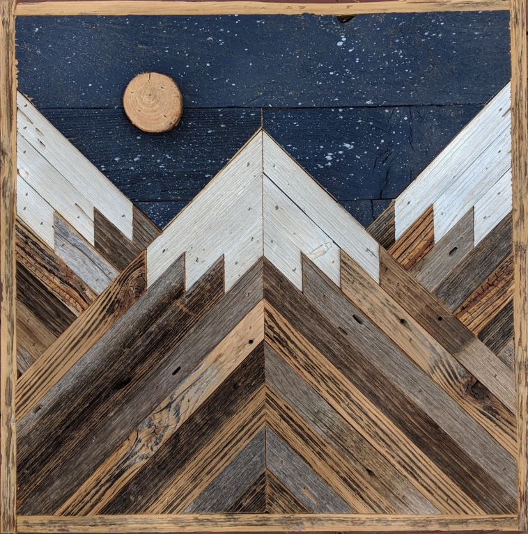 Montañas bajo el cielo nocturno 12x12 - Arte en madera recuperada
