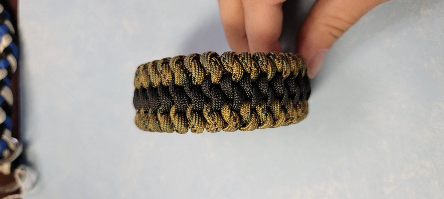 Green paracord bracelet - Create Marketplace