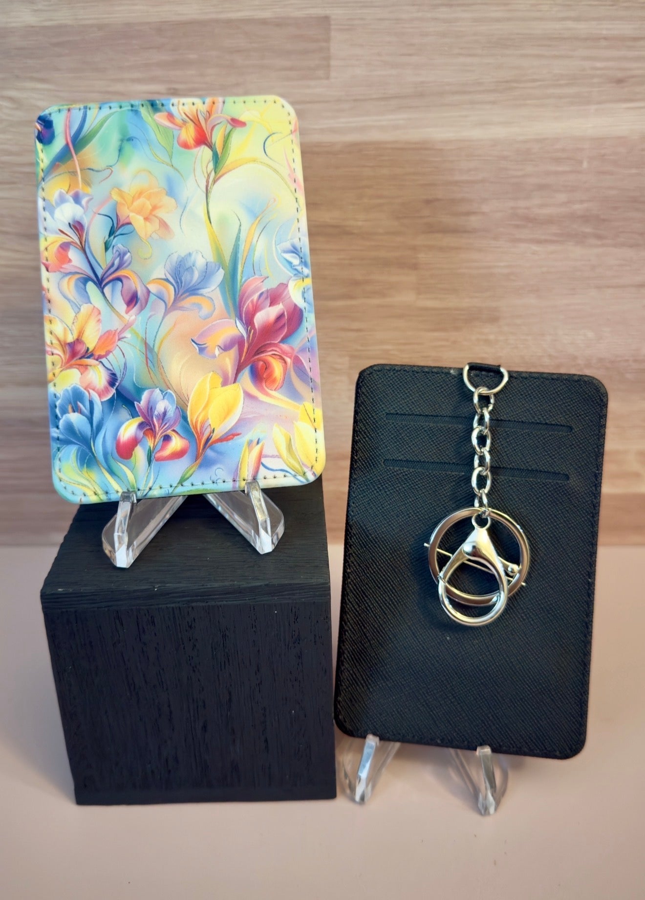 Keychain/Wallet - Lilies - Create Marketplace