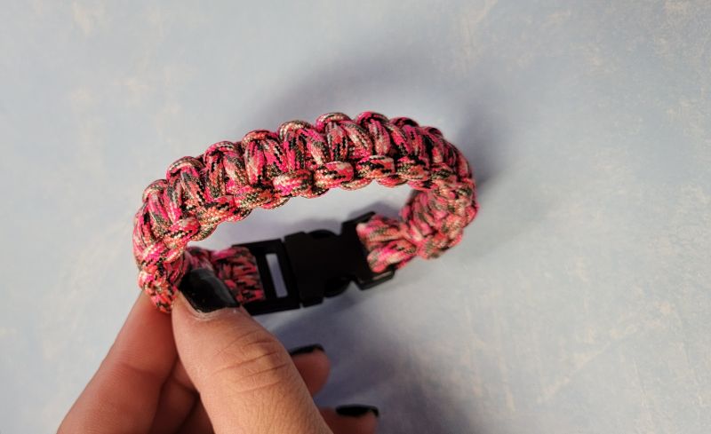 Pink camo paracord bracelet - Create Marketplace