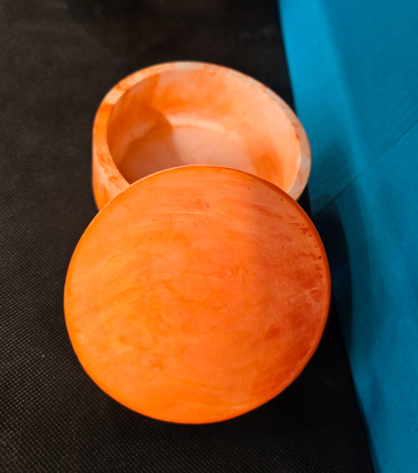 6a041d51b48fe50b080237df_bowl-w-lid-orange-top-2_1782948374204.jpg