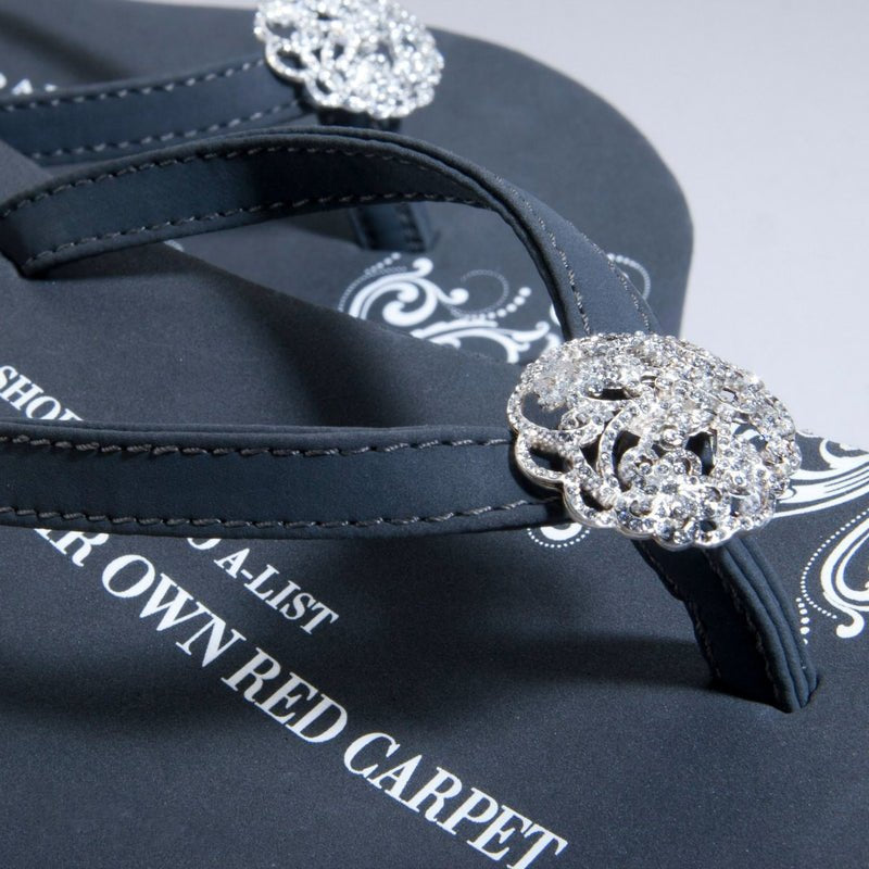 6a041d51b48fe50b080237df_closeup-gray-floral-brooch-800x800_1784152205392.jpg