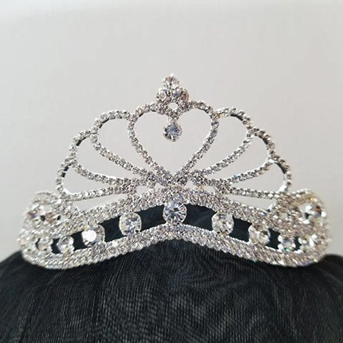 6a041d51b48fe50b080237df_crystal-avenues-paegent-heart-tiara_1783459919567.jpg