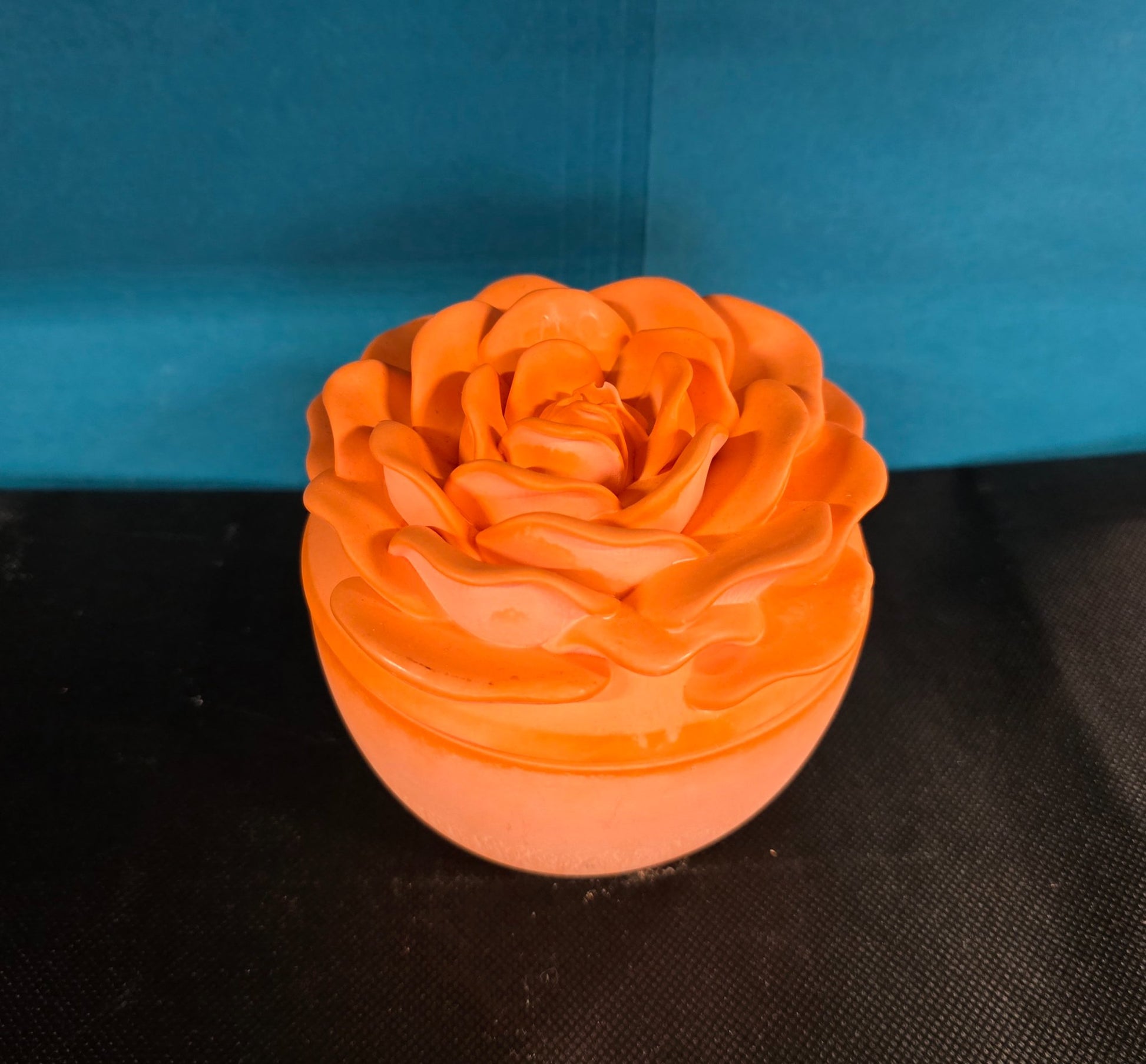 6a041d51b48fe50b080237df_flower-jar-orange-top_1782948623008.jpg