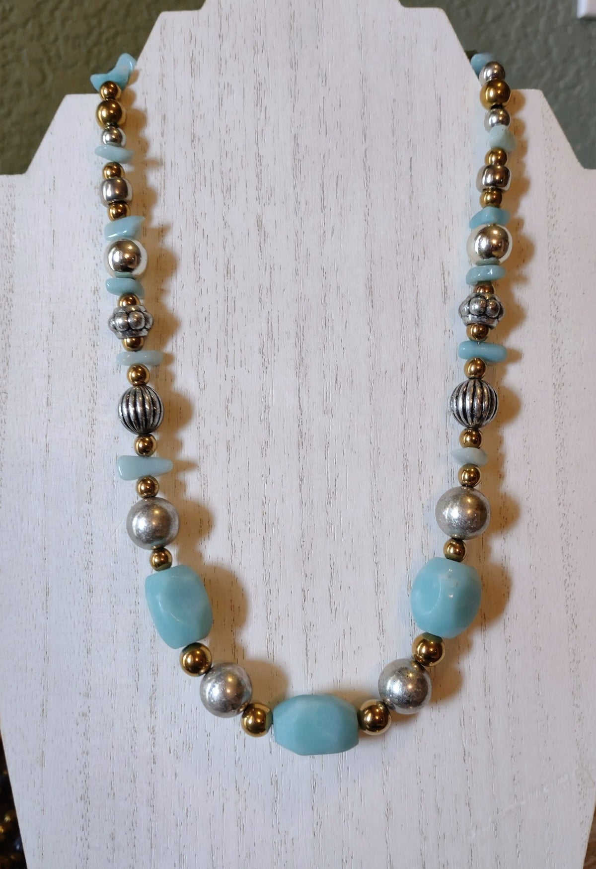 6a041d51b48fe50b080237df_laramar-and-silver-necklace_1786666639354.jpg