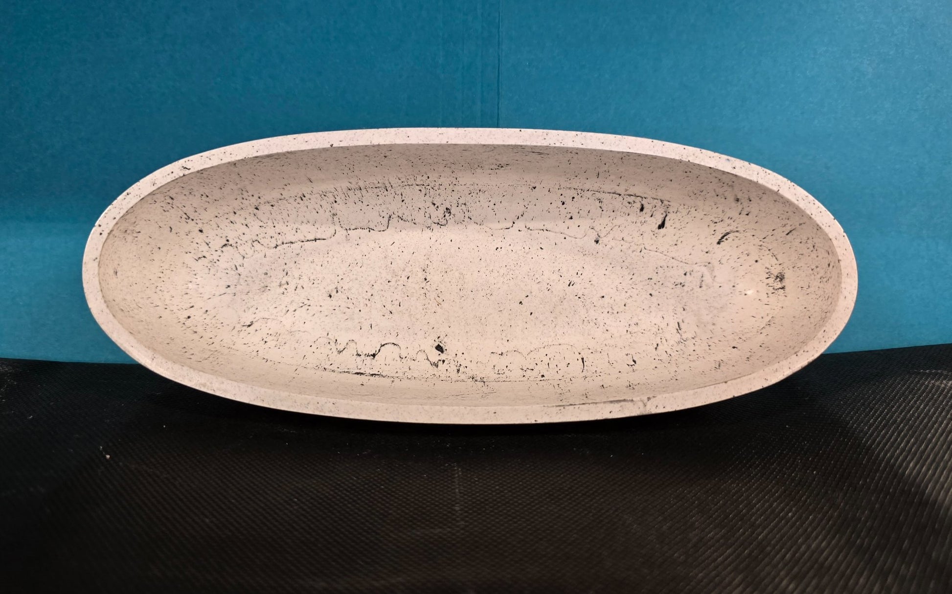 6a041d51b48fe50b080237df_oval-boat-cookies-and-cream-top_1782949200619.jpg