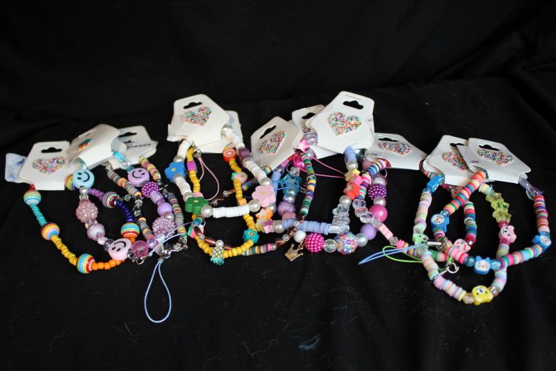 6a041d51b48fe50b080237df_phonecharms-582_1783367172274.jpg