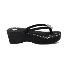 6a041d51b48fe50b080237df_side-view-platform-black-flip-flop-pave-flower-800x800_1784153138998.jpg