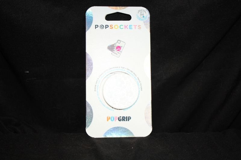 6a041d51b48fe50b080237df_white-popsocket_1783174646866.jpg