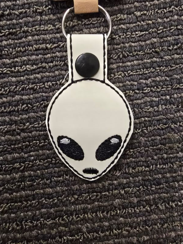 Alien keychain *Glows in the Dark* - Create Marketplace