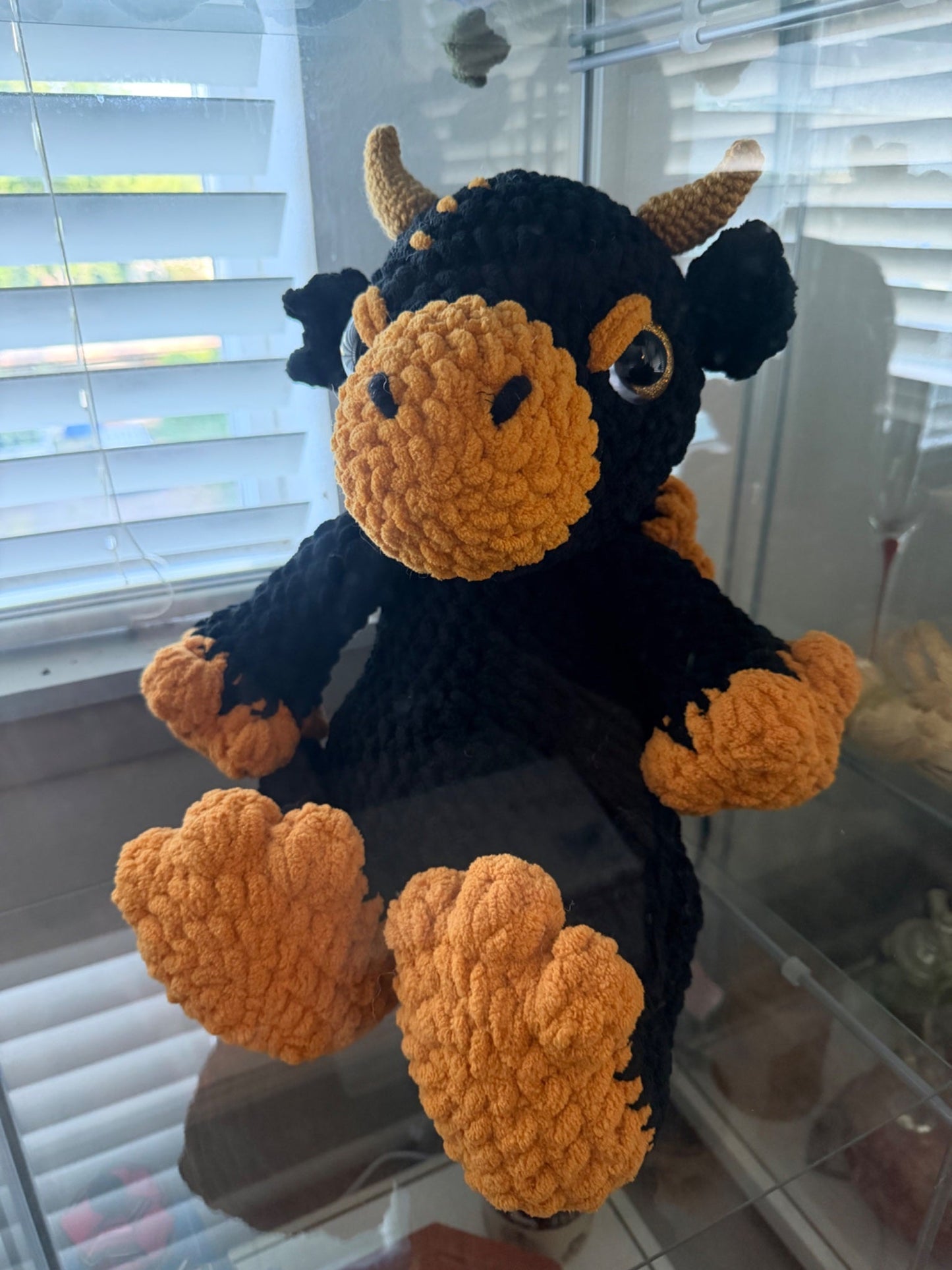 Black/gold dragon - Create Marketplace