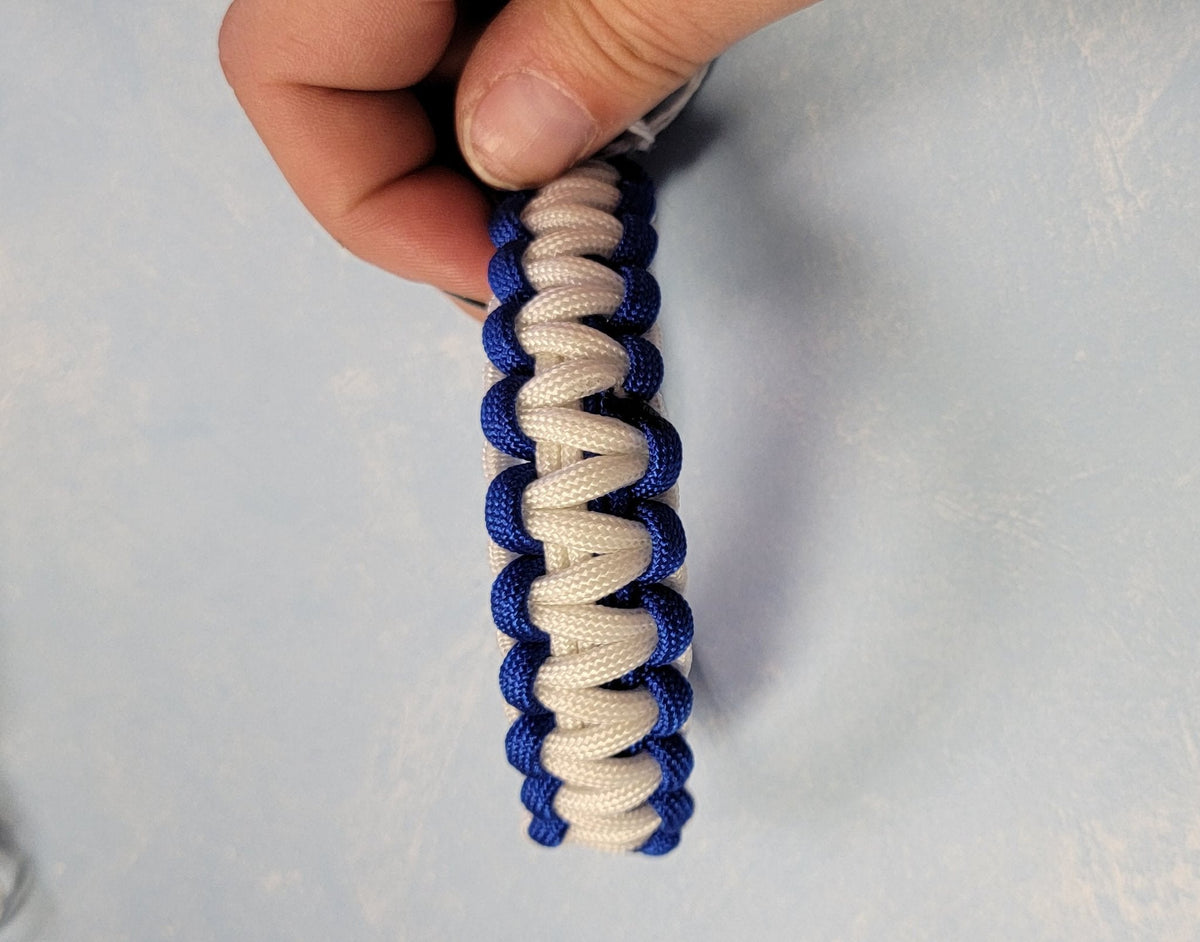 Blue paracord bracelet - Create Marketplace