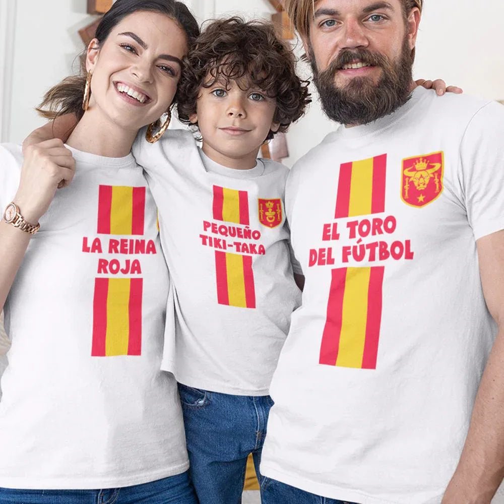 El Turo Del Futbol, La Reina Roja, Pequeño Tiki-Taka Dad Mom and Kid Matching Organic Cotton T-Shirts Family Set (Set of 3) - Create Marketplace