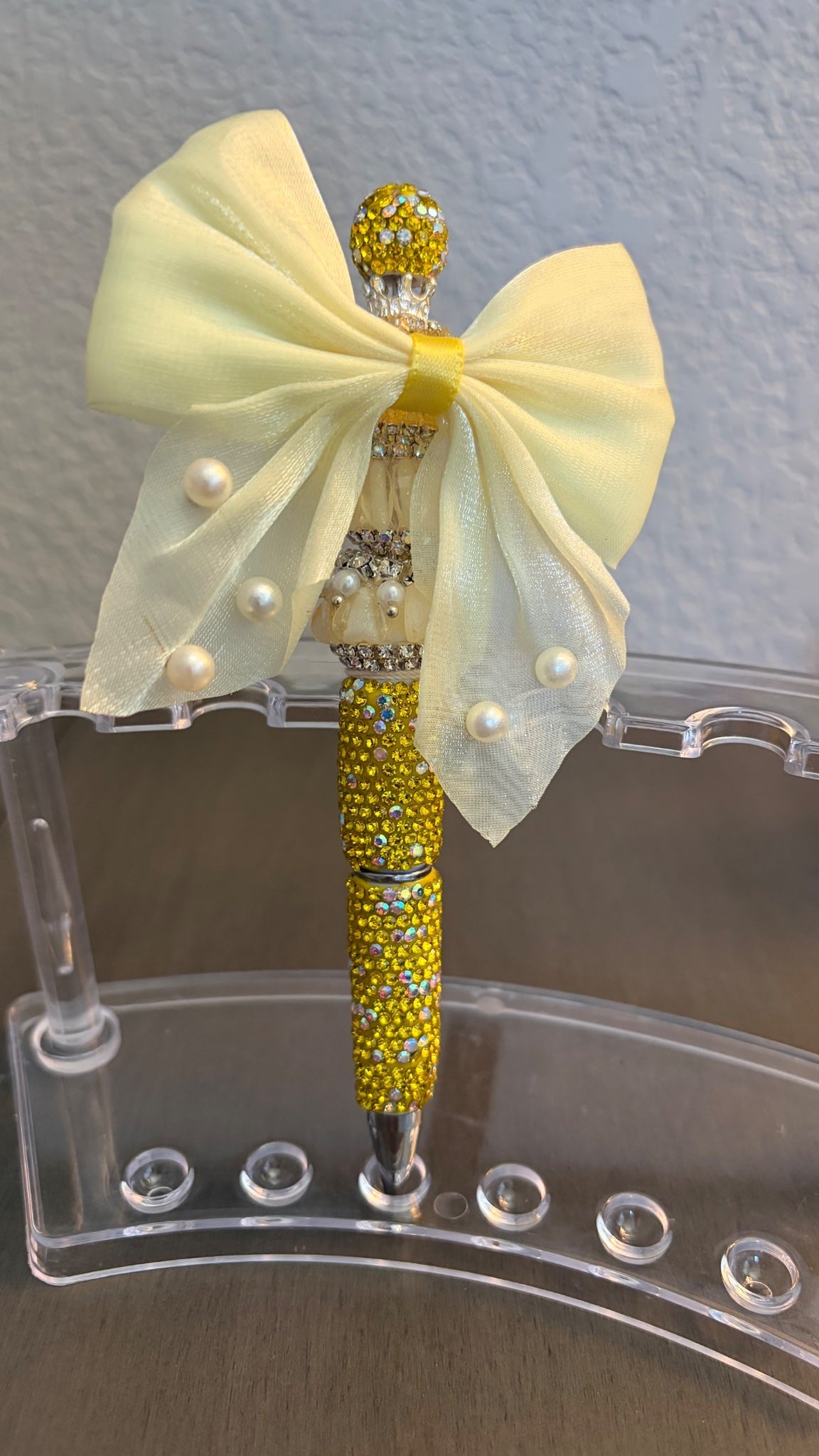 Fancy yellow bow pen - Create Marketplace
