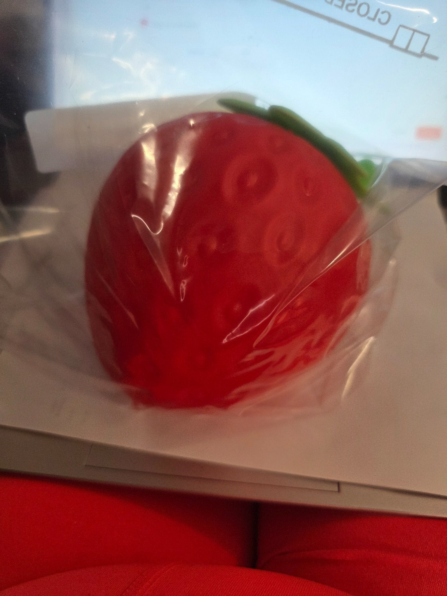 GIANT STRAWBERRY - Create Marketplace