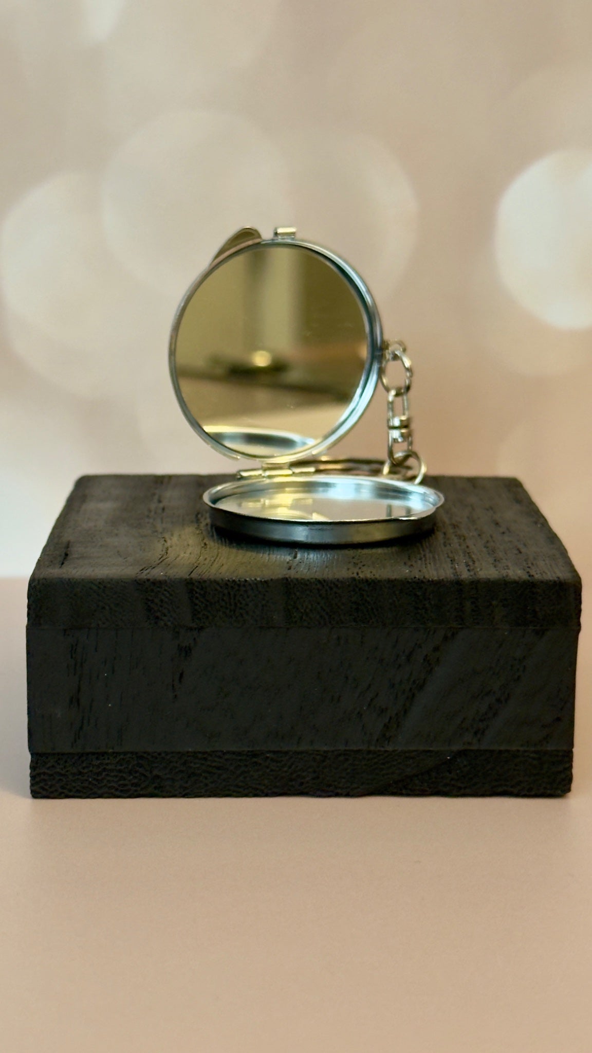 Keychain Mirror - Stained Flower - Create Marketplace