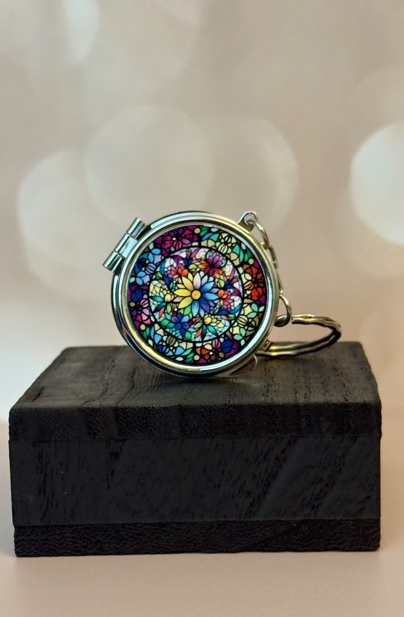 Keychain Mirror - Stained Flower - Create Marketplace