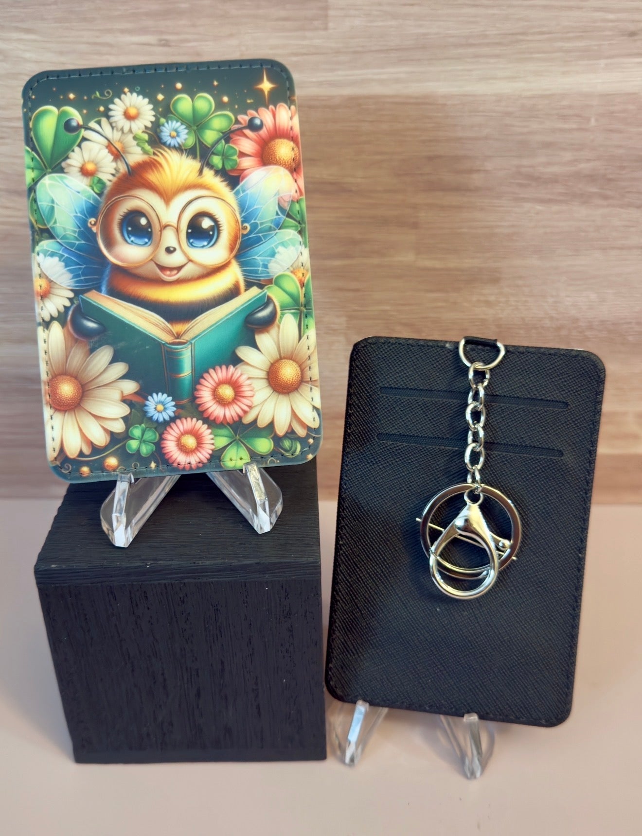 Keychain/Wallet - Bee w/ Book - Create Marketplace