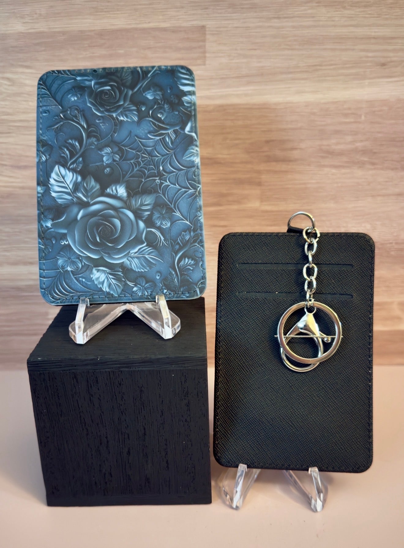 Keychain/Wallet - Black Roses - Create Marketplace
