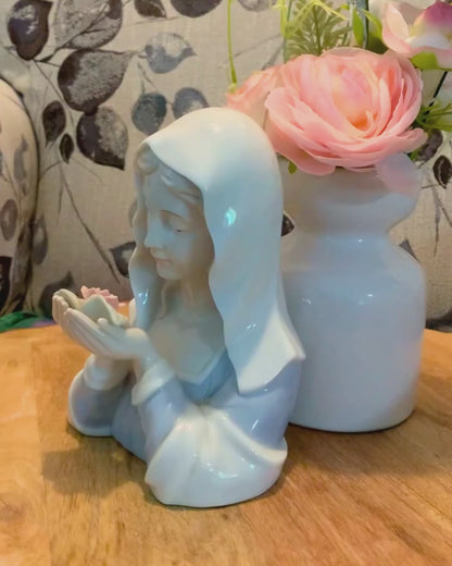 Reading Madonna Sculpture | Religious Shelf Décor