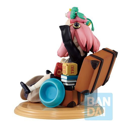 Spy x Family Anya Forger with Block Calendar Mission Statue - Create Marketplace