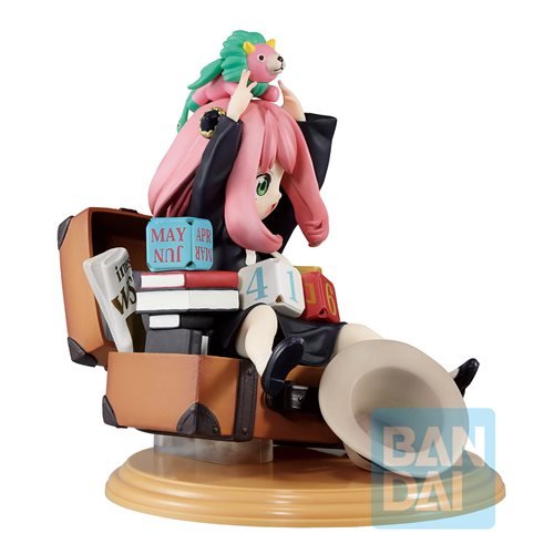 Spy x Family Anya Forger with Block Calendar Mission Statue - Create Marketplace