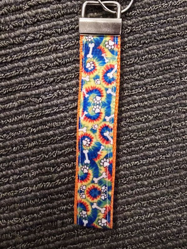 Tiedye pawprint keychain - Create Marketplace