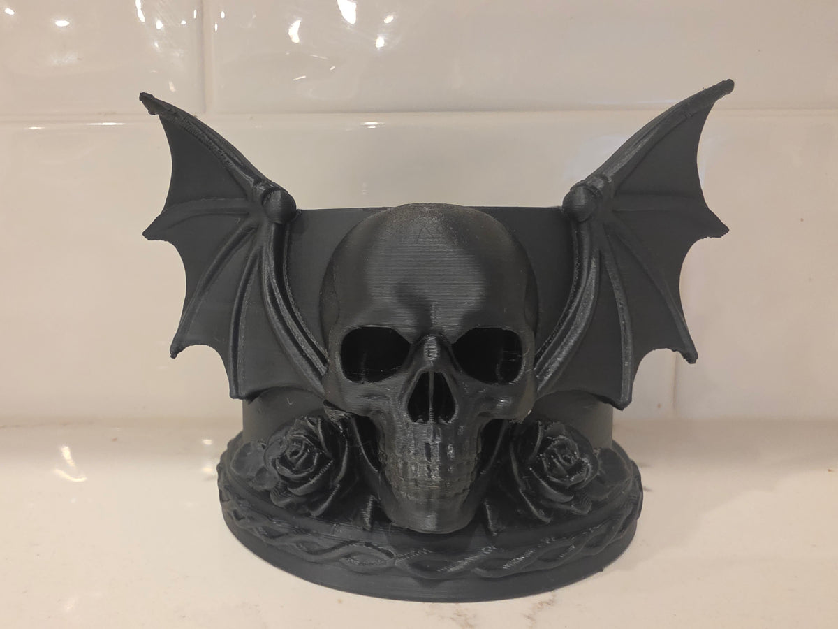 Maceta de calavera gótica con rosa