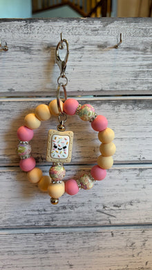 Wristlet with folcol - Create Marketplace